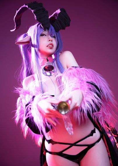 钢铁的魔女